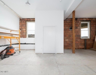 431 Cooper Road - Photo Thumbnail 14