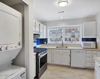 121 Westchester Drive - Photo Thumbnail 5