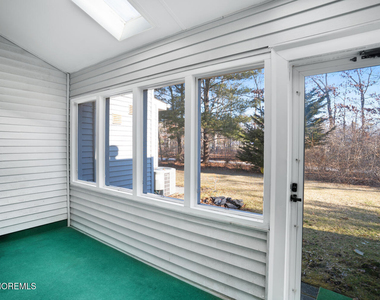 121 Westchester Drive - Photo Thumbnail 12