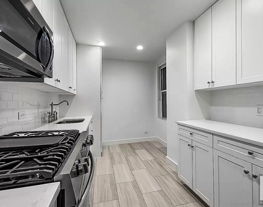 West 86th Street - Photo Thumbnail 1