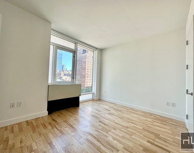West 23rd Street - Photo Thumbnail 2