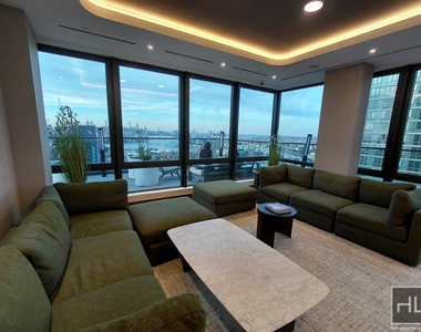 Rockwell Place - Photo Thumbnail 3
