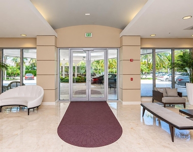 19380 Collins Avenue - Photo Thumbnail 1