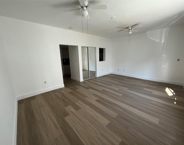 820 Euclid Avenue - Photo Thumbnail 8