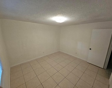 3033 Sw Collings Drive - Photo Thumbnail 12