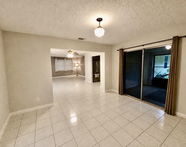 3033 Sw Collings Drive - Photo Thumbnail 5