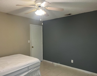 3033 Sw Collings Drive - Photo Thumbnail 15
