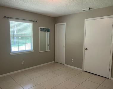 3033 Sw Collings Drive - Photo Thumbnail 9