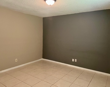 3033 Sw Collings Drive - Photo Thumbnail 8