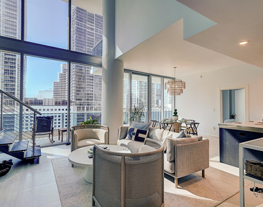 200 Biscayne Blvd Way - Photo Thumbnail 2