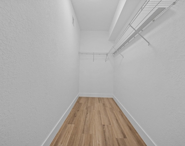 11031 Legacy Boulevard - Photo Thumbnail 16