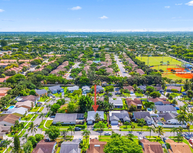 5318 Nw 93rd Avenue - Photo Thumbnail 3