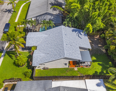 5318 Nw 93rd Avenue - Photo Thumbnail 4