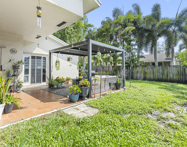 5318 Nw 93rd Avenue - Photo Thumbnail 17