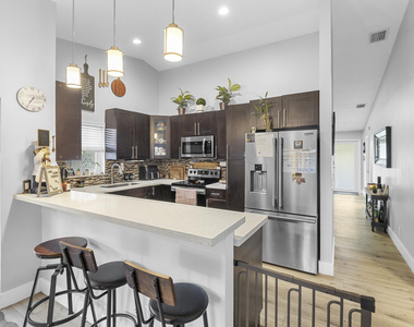 5318 Nw 93rd Avenue - Photo Thumbnail 12