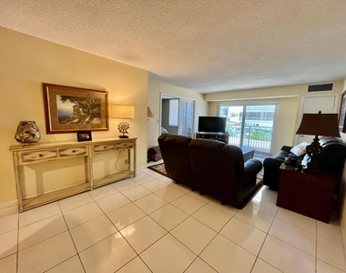 3215 S Ocean Boulevard - Photo Thumbnail 5