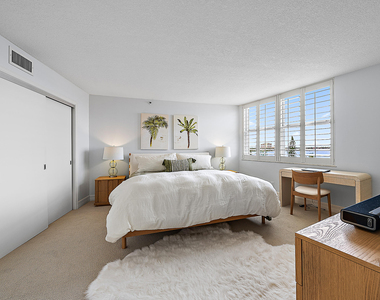 5200 N Ocean Drive - Photo Thumbnail 14