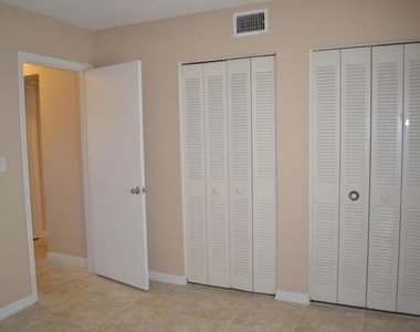 6100 Forest Hill Boulevard - Photo Thumbnail 17