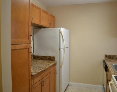 6100 Forest Hill Boulevard - Photo Thumbnail 3