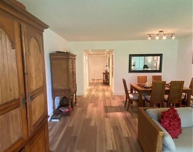 4280 Oaks Terrace - Photo Thumbnail 2