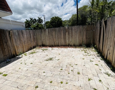 10710 Nw 7th Street - Photo Thumbnail 11