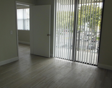 728 Executive Center Drive - Photo Thumbnail 4