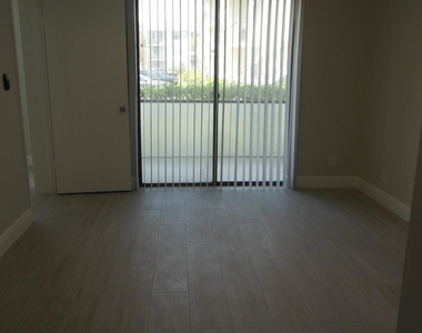 728 Executive Center Drive - Photo Thumbnail 7