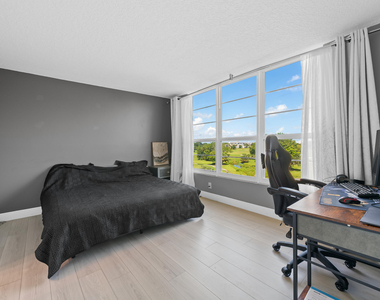2901 S Palm Aire Drive - Photo Thumbnail 18