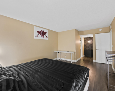 2901 S Palm Aire Drive - Photo Thumbnail 11