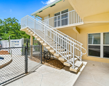 391 Se 19th Avenue - Photo Thumbnail 1