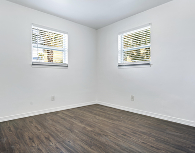 101 Ne 35th Street - Photo Thumbnail 16