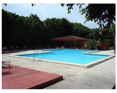 733 Se 1st Way - Photo Thumbnail 16