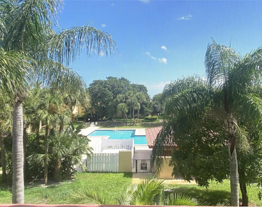 733 Se 1st Way - Photo Thumbnail 1