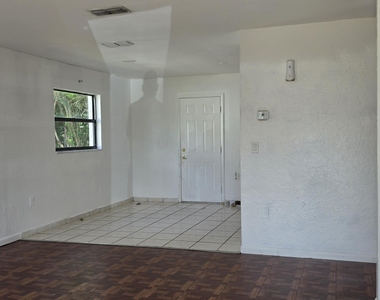 499 Las Palmas Circle - Photo Thumbnail 1