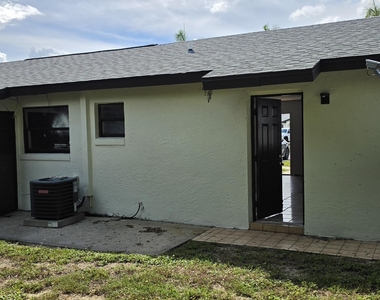 499 Las Palmas Circle - Photo Thumbnail 3