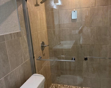 382 E Royal Palm Road - Photo Thumbnail 6