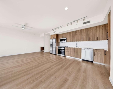 4301 Nw 7th Street - Photo Thumbnail 16