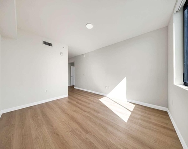 4301 Nw 7th Street - Photo Thumbnail 1