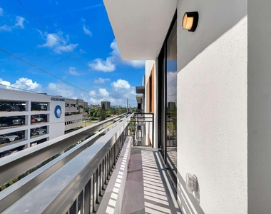 4301 Nw 7th Street - Photo Thumbnail 13