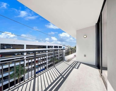 4301 Nw 7th Street - Photo Thumbnail 14