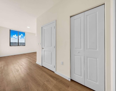 4301 Nw 7th Street - Photo Thumbnail 11