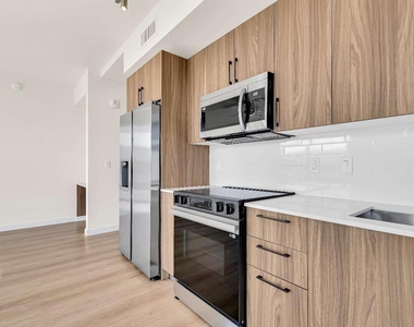 4301 Nw 7th Street - Photo Thumbnail 17