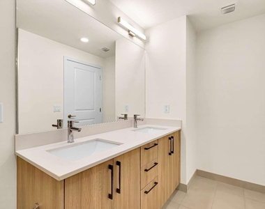 4301 Nw 7th Street - Photo Thumbnail 6
