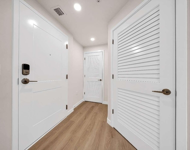 4301 Nw 7th Street - Photo Thumbnail 43