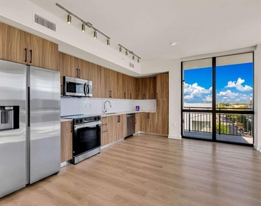 4301 Nw 7th Street - Photo Thumbnail 20