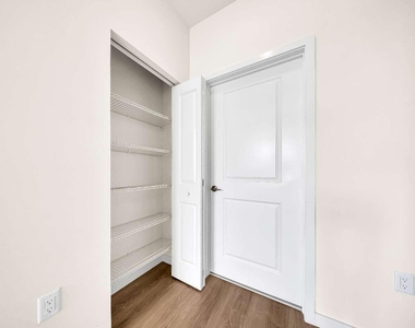 4301 Nw 7th Street - Photo Thumbnail 5