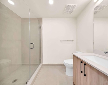 4301 Nw 7th Street - Photo Thumbnail 6