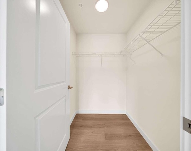 4301 Nw 7th Street - Photo Thumbnail 3