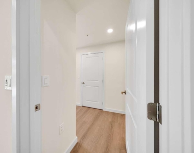 4301 Nw 7th Street - Photo Thumbnail 13