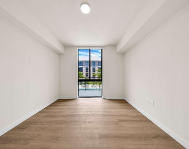 4301 Nw 7th Street - Photo Thumbnail 2